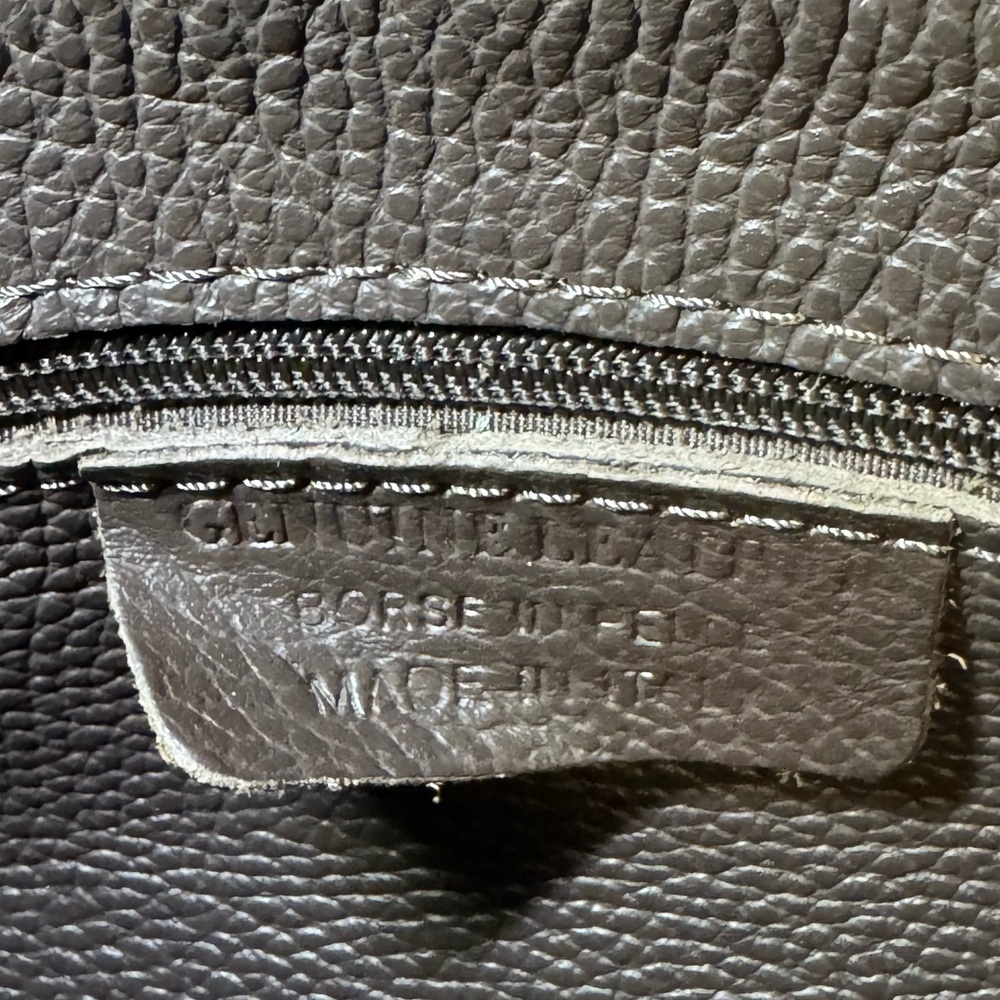 Chic Brown Leather Purse - Picture 6 of 9